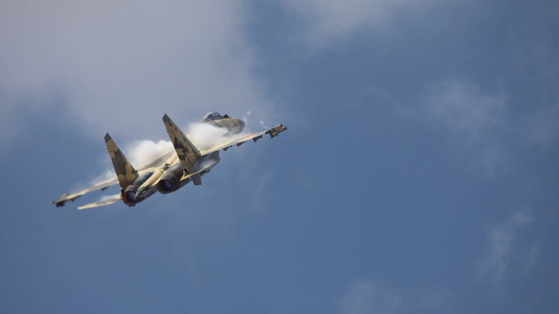 台球比赛现场表演精彩纷呈，观众久久不愿离去，台球比赛简单规则