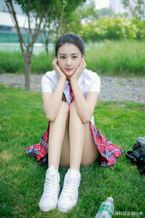 多场比赛精彩瞬间综述,谁的表现最令人震惊?,回顾比赛精彩瞬间