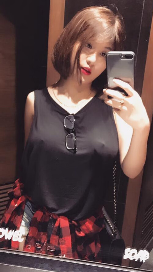 多特蒙德主场2-0战胜美因茨，继续领跑德甲，多特蒙德比赛视频