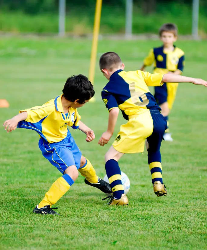 足球与青少年心理健康：运动对成长的帮助的简单介绍