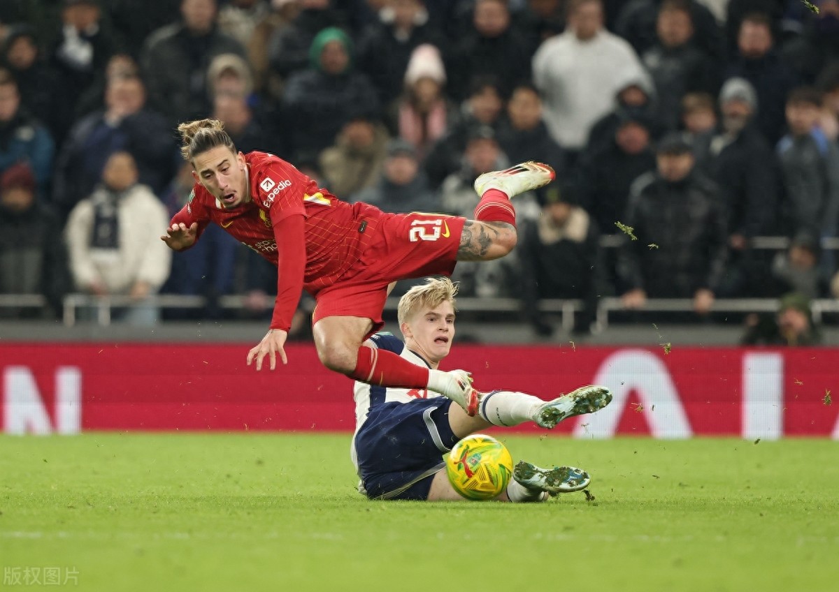 热刺主场失利,前景堪忧的赛季 热刺主场失利,前景堪忧的赛季